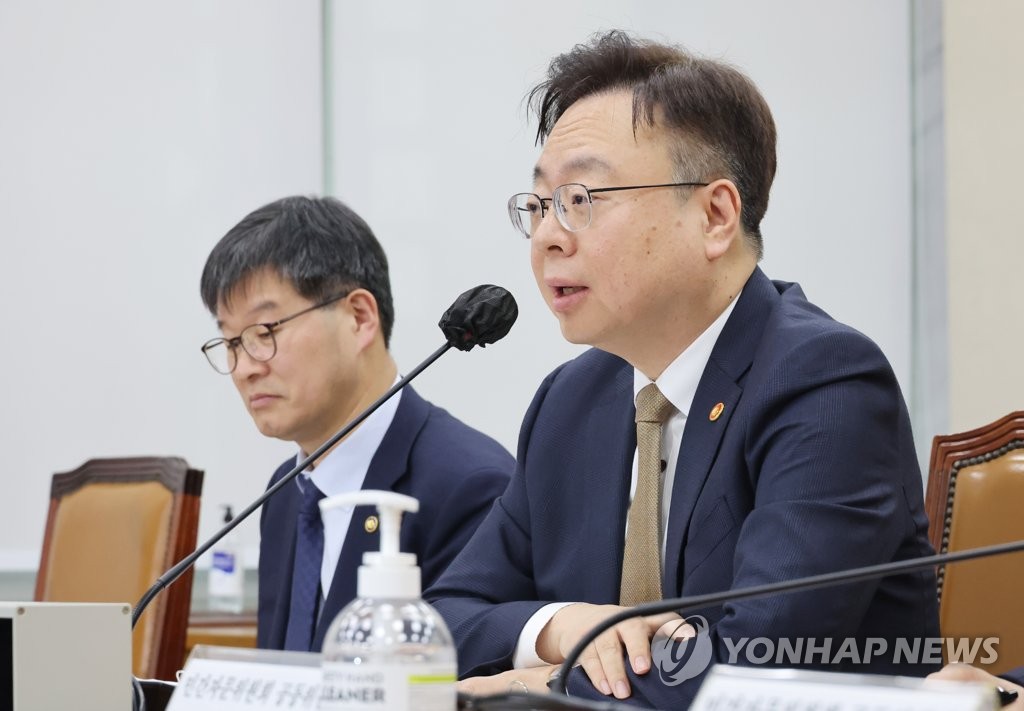 복지부장관 "국민연금, KT 주주권 행사 방향 결정 안 돼"(종합)