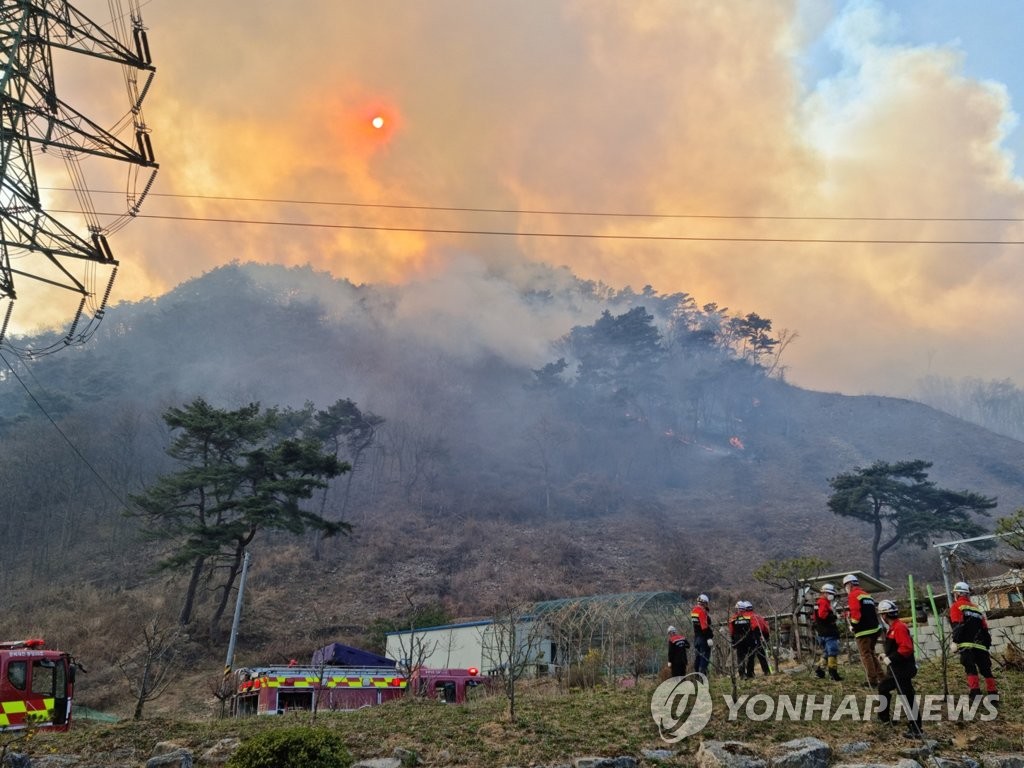 화천·포천·제천서 산불…행안부 "인명보호 최우선"