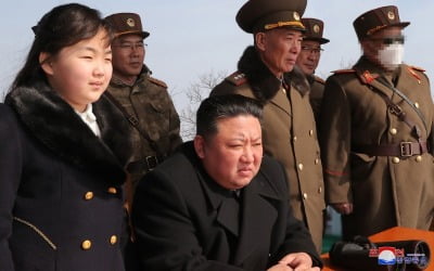 [속보] 김정은 "핵, 적에 공격 가할 수단…핵공격태세 완비"