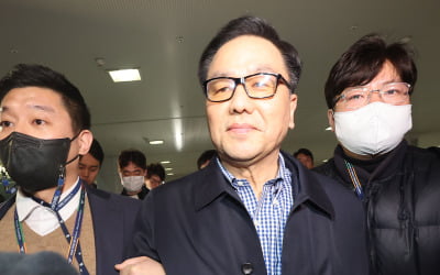 '계엄령 문건' 조현천 5년여만에 귀국…공항서 체포