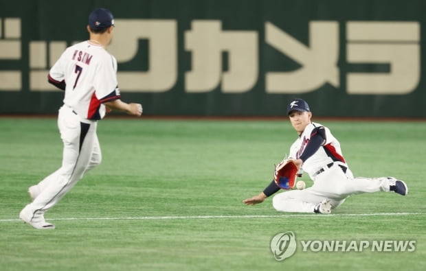 [WBC] 그래도 에드먼-김하성은 제 몫 했다…MLB 명수비 보여준 키스톤