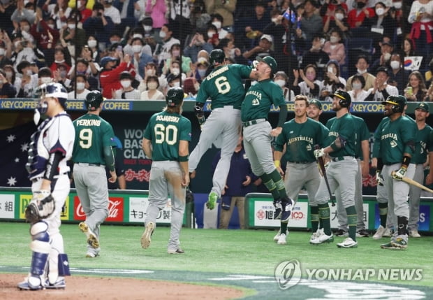 [WBC] '국내용 선수' 딱지는 뗐지만…빛 바랜 양의지 역전포