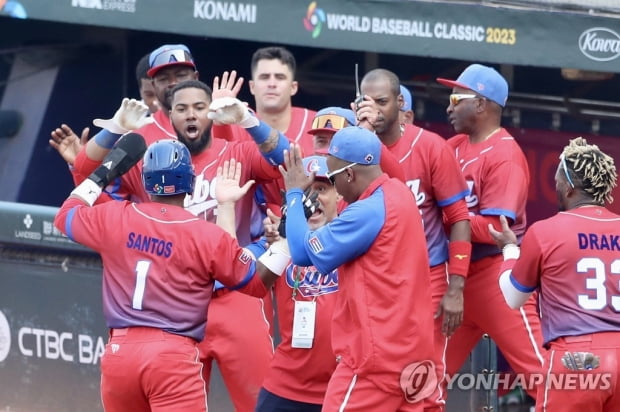 [WBC] 쿠바, 벼랑 끝서 기사회생…6회 4득점해 파나마에 역전승