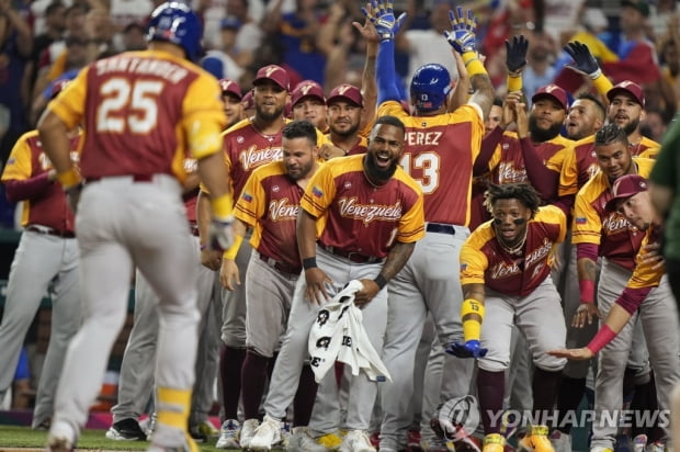 [WBC] '강호' 베네수엘라 2연승…'호화멤버' 미국, 멕시코에 완패