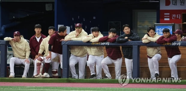 'WBC 한국 탈락' 무거운 분위기서 프로야구 시범경기 개막