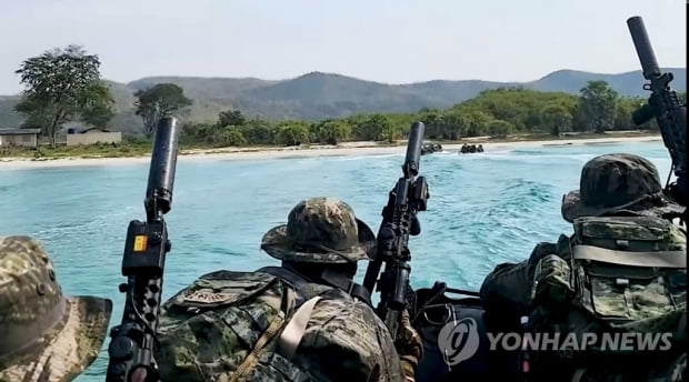 英해병 '코만도' 쌍룡훈련 첫 참가…사단급 연합상륙훈련 5년만