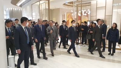 베르나르 아르노 LVMH 회장, 신동빈 롯데 회장 만나 협업 논의