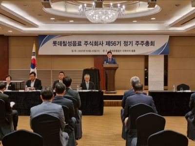 신동빈 롯데 회장, 롯데칠성 사내이사로 3년 만에 복귀