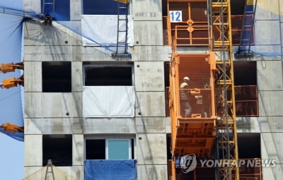 군산 아파트 건설현장서 60대 근로자 추락사…중대재해법 조사