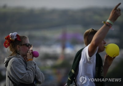 '웃음가스' 판금·그라피티 원상복구령…사회기강 다잡는 영국