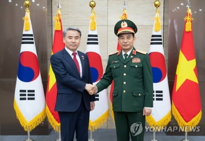 한·베트남 국방장관회담…국방협력 MOU 개정·회담 정례화 합의