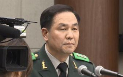 '계엄령 문건' 조현천 5년여만에 귀국…공항서 체포