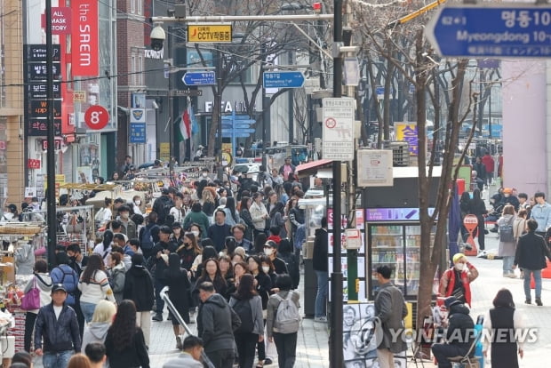 3단계 거쳐 코로나19 일상회복…"엔데믹은 빨라야 내년쯤"