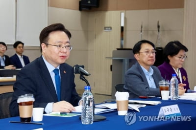 복지부장관 "국민연금, KT 주주권 행사 방향 결정 안 돼"