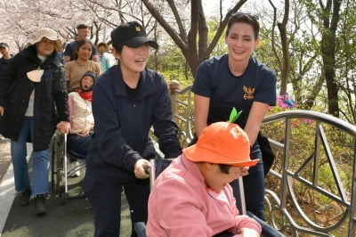 한미 해군, 6·25 때부터 인연 맺은 장애인 복지시설서 봉사활동