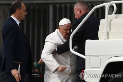프란치스코 교황, 호흡기 질환으로 며칠간 입원 신세