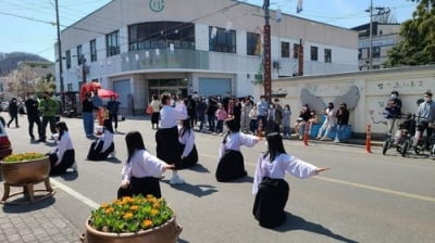 군산 철길마을 등 명소에서 4월 주말에 '풍각쟁이 버스킹'