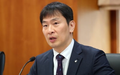 이복현 "증권사, 부동산 PF 성과급 체계 뜯어고쳐야"