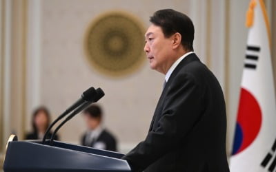 일본 찾는 尹 "징용문제 해결은 국민 위한 대국적 결단"