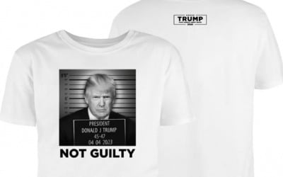 트럼프 대선 캠프, '가짜 머그샷' 티셔츠 판매 나섰다
