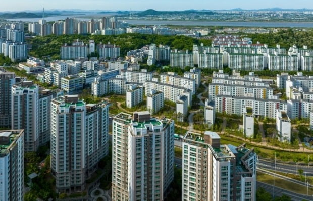 10년도 안 된 아파트가 4억대…지금이 바닥 김포 집값 꿈틀 | 한국경제
