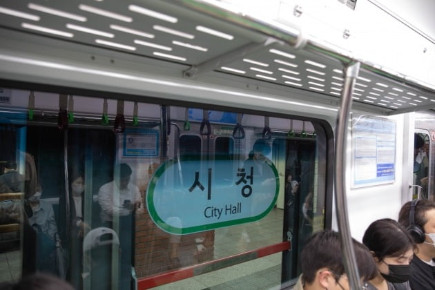 확대된 지하철 2호선 시청역 역명 표기. 서울시 제공