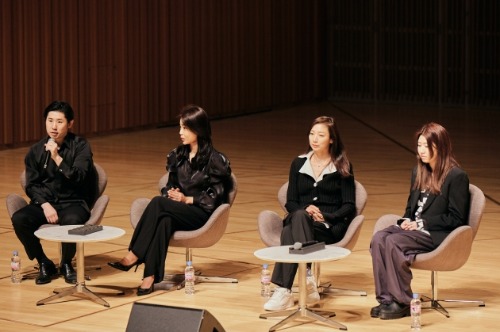 기자간담회에서 아티스트들이 질의응답을 하고 있다. 왼쪽부터 이진상・윤소영・차진엽・황선정. 롯데콘서트홀 제공