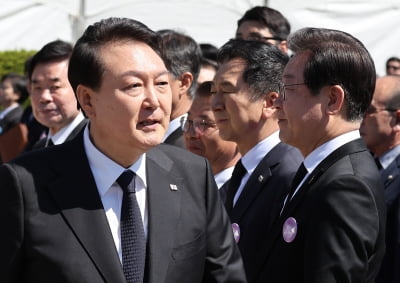 이재명, 尹 '사기꾼·양안·군사지원'언급에 "말 한마디로 빚도 갚는데"