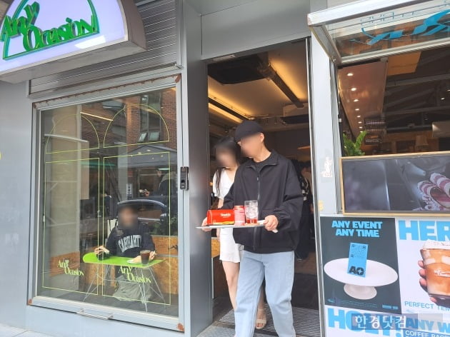 사람들이 몰리는 점심시간대 SNS 맛집의 모습. /사진=김세린 기자