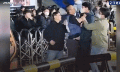 [단독] 쿠팡 건물 진입하던 민주노총…말리던 직원 폭행까지