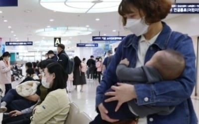 2월 출생아 42년 만에 최저…40개월째 인구 ‘자연감소’