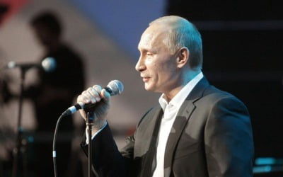 "푸틴의 잔인함은 '열등감' 때문"…러시아 최상류층의 증언 [별 볼일 있는 OTT]