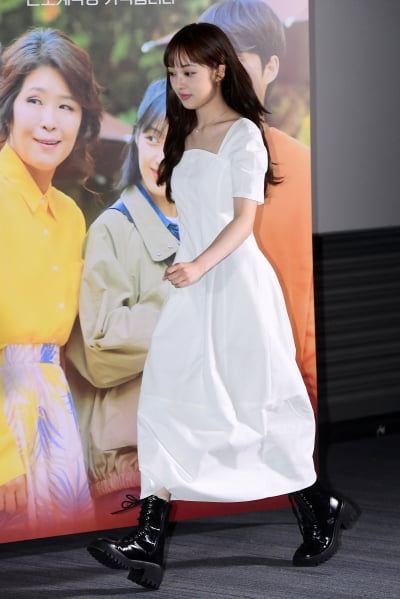 [포토] 김보라, '순백의 원피스 입고 우아하게~'