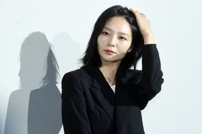 [포토] 이솜, '우아하게 머리 넘기며~'