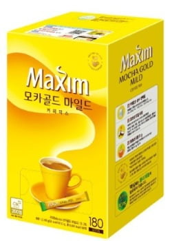 4일 동서식품에 따르면 맥심 모카골드 커피믹스 600g 등 8종 중 특정 유통기한이 표시된 제품에서 실리콘 재질 이물 혼입 가능성이 있는 것으로 나타났다. 사진=동서식품