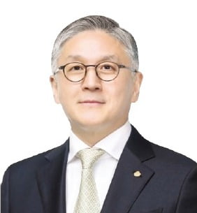 1020세대 입맛 잡은 진라면…오뚜기 "결국 1등 된다" 자신