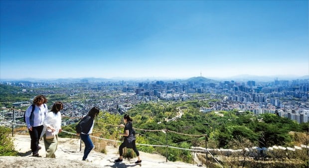 [포토] 청명한 카지노사이트추천 얼마 만이야”