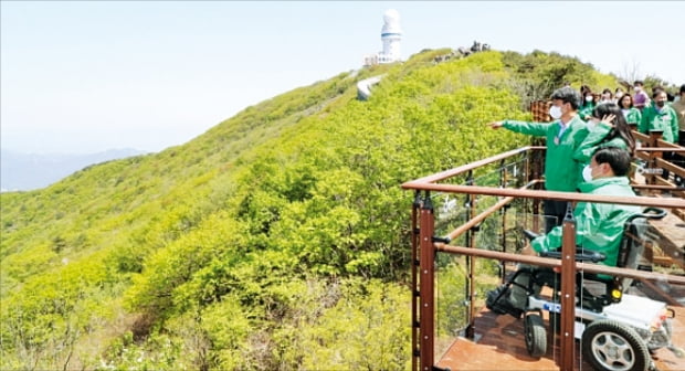 대구 비슬산 데크 길 한국관광공사 제공 