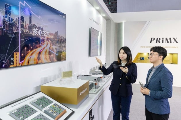 삼성SDI가 '오토 상하이 2023'에 참가해 프라이맥스(PRiMX) 배터리를 소개하고 있다. 사진=삼성SDI 제공