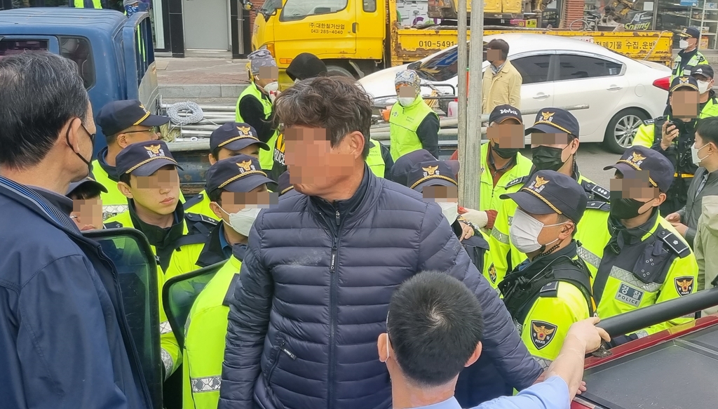 법원, 청주시청사 건립부지 무단점유 청주병원 강제집행 착수