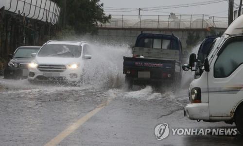 밤부터 전국에 많은 비…제주산지·남해안·지리산은 '폭우'