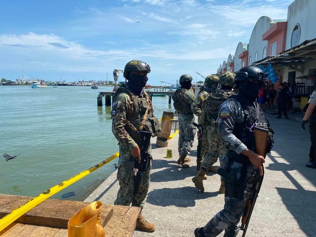 '마약통로' 에콰도르 항구서 괴한들 총기 난사…"9명 숨져"