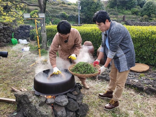 "꺾으멍 걸으멍" 29∼30일 한라산 청정 고사리 축제