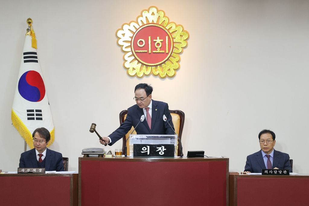 [톡톡 지방자치] 탈모 막고, 바바리맨 쫓고…가려운 곳 찾는 대구시의회