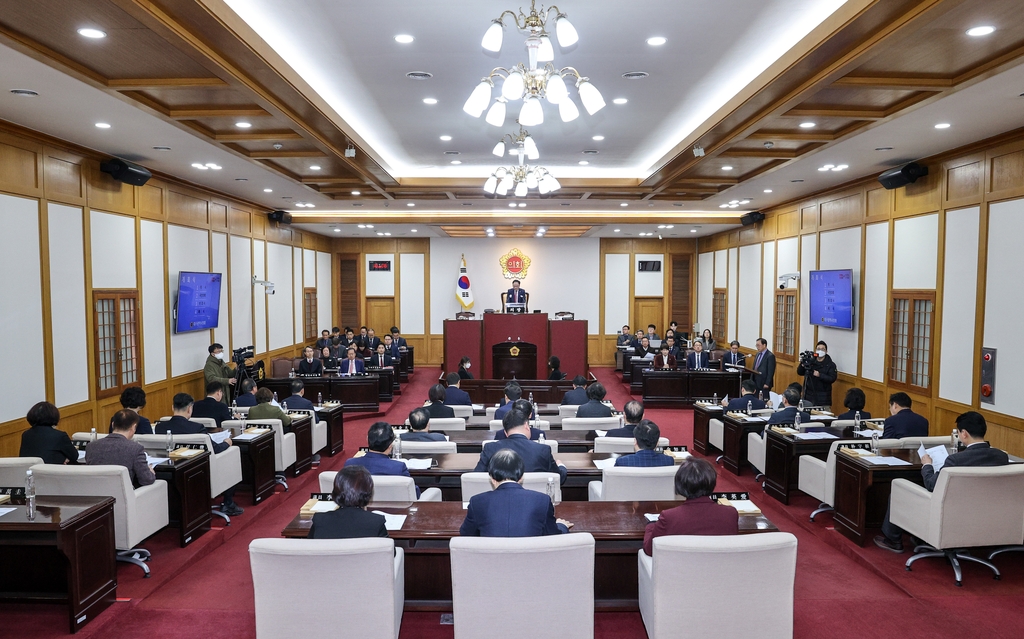 [톡톡 지방자치] 탈모 막고, 바바리맨 쫓고…가려운 곳 찾는 대구시의회