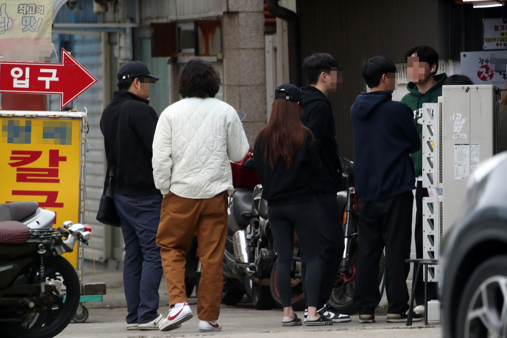 [르포] "지금이 강릉 유명 맛집 찾을 최적기"…대기 줄 사라진 이유