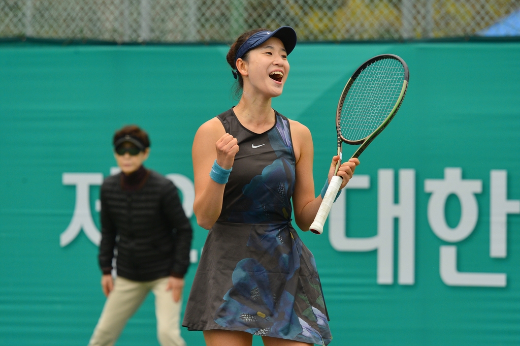 정홍·김채리, 협회장배 전국테니스대회 남녀 일반부 우승