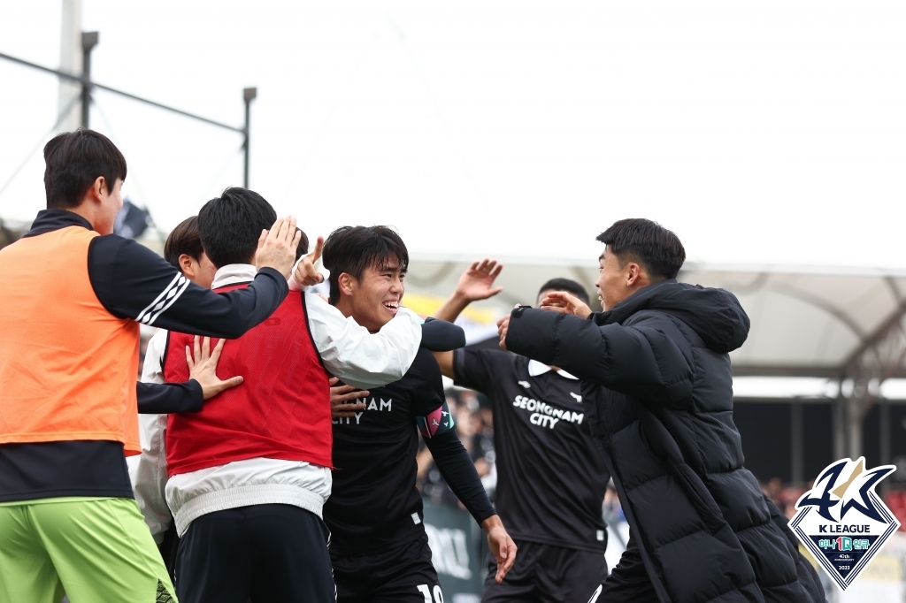 K리그2 성남, '꼴찌' 천안에 2-0 승리…천안은 개막 7연패