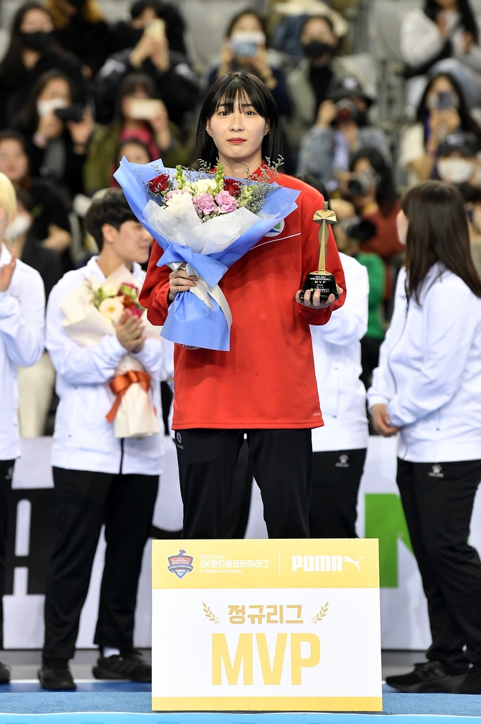 SK, 핸드볼 '예비 준PO'서 부산시설공단 제압…리그 MVP 강경민