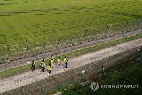 '금강산이 한눈에'…강원 DMZ 평화의 길 개방(종합)